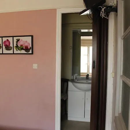 Le Logis Catalan - De Groupe Et Familial Guest house